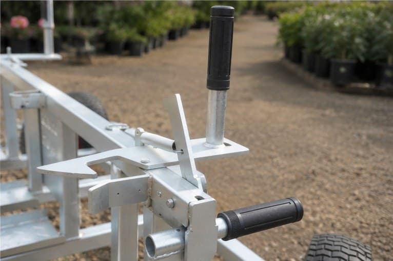 Ergonomic steering handle and control mechanism close-up
